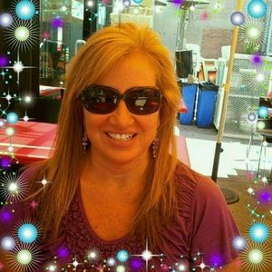 Meet your Posher, Caroline